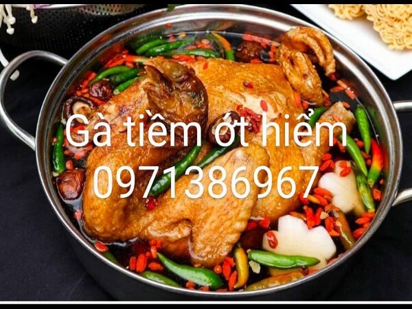 GÀ TIỀM ỚT HIỂM XANH + MỲ TRỨNG + RAU